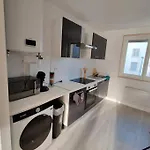 Appartement Meuble F4 Centre Proche Gare Sncf, Stade Rugby, Jaude,