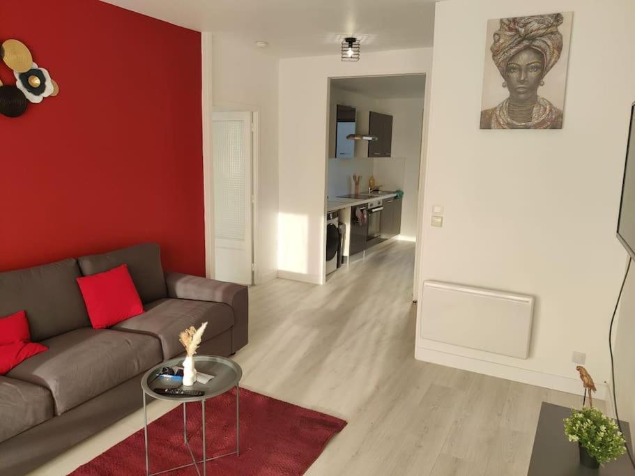 Meuble F4 Centre Proche Gare Sncf, Stade Rugby, Jaude, *
